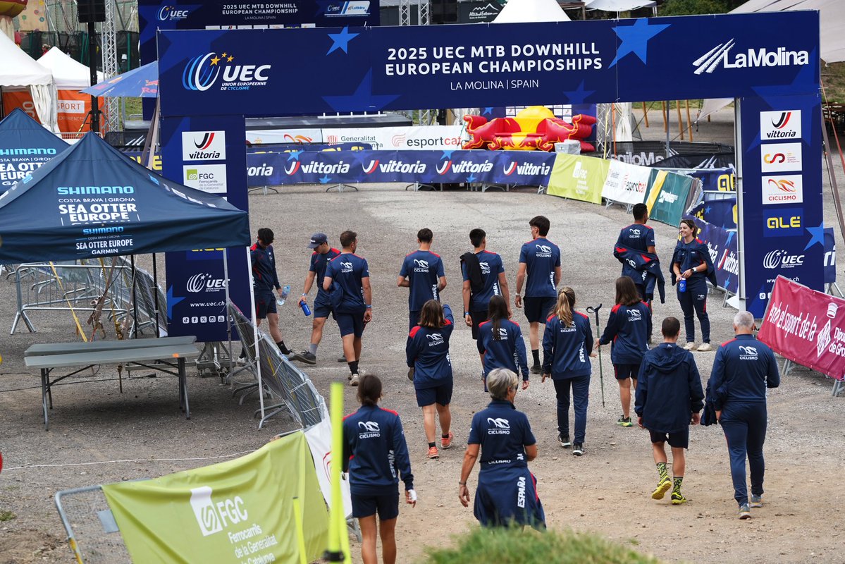 #EuroDHI25 | El #TeamESPciclismo 🇪🇸 ya está en La Molina para disputar este fin de semana el Campeonato de Europa de Descenso 🇪🇺

👣 Jornada de track walk para conocer cada detalle del trazado