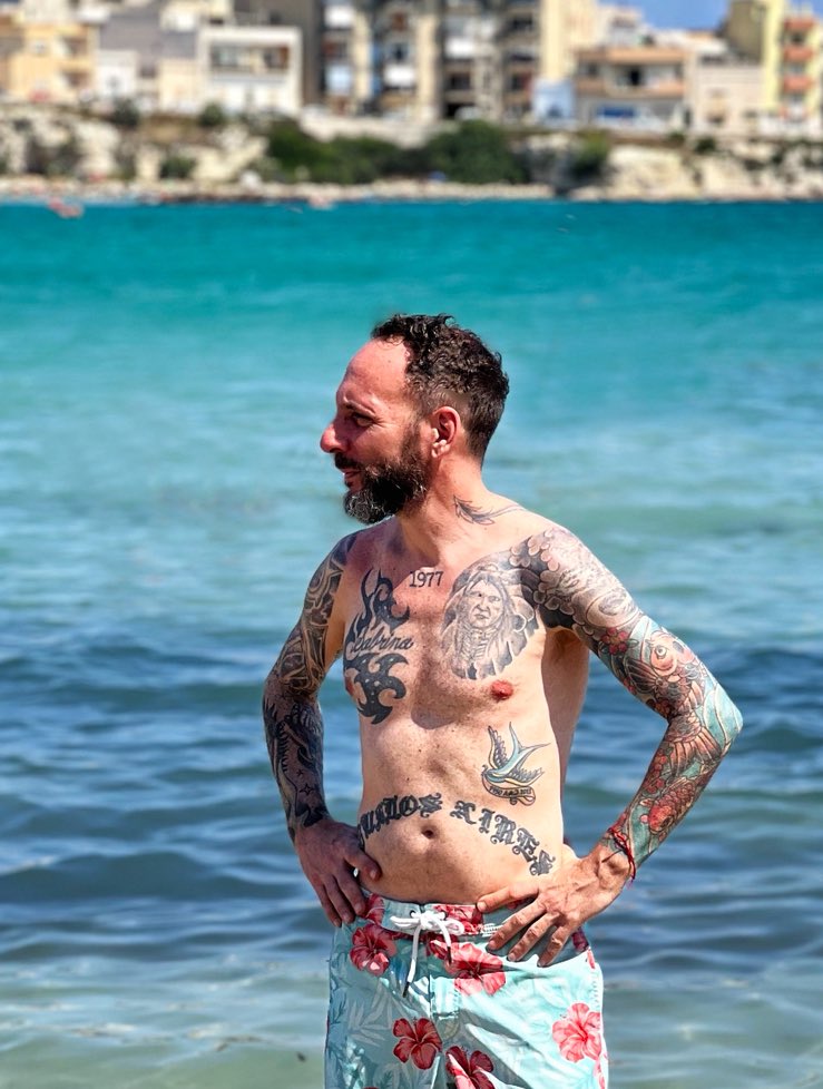 Couple.
#milf #hotwife #cuckold