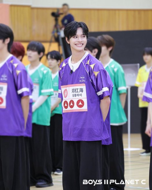 sparklyhubi's tweet photo. DANG HONG HAI 25?? PLEASE VOTE FOR HIM 😔🙏 https://t.co/3mu89sIsKM