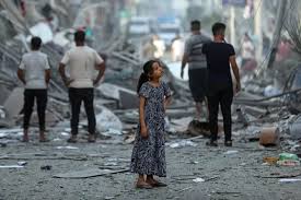 JesusRivillo's tweet photo. ¿Hasta cuándo la mayoría judía va aceptar y apoyar el genocidio palestino?¿Hasta cuándo la inacción de la comunidad internacional? ¿Dónde está la solidaridad de los pueblos?
Si asesinan a tu familia; destruyen tu casa; matan de hambre a tus hijos e hijas ¿Estás legitimado para..? https://t.co/HrJdS0fv5I