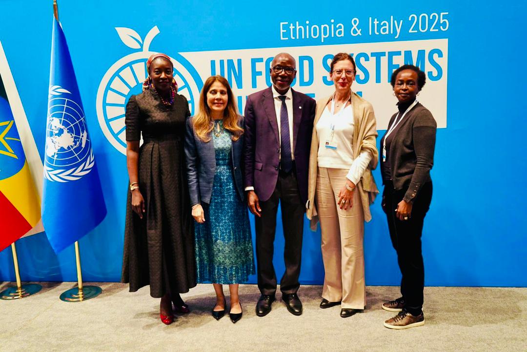 Coumba D. Sow (@coumbadsow) on Twitter photo 🌍 Sommet sur les systèmes alimentaires – 4 ans après
Nous étions 5 Coordonnateurs Résidents des <a href="/ONU_fr/">Nations Unies (ONU)</a> (Cameroun, Indonésie, Kirghizistan, Guyana, Togo) pour représenter nos régions et partager nos expériences.
🔑Ce que j'ai retenu :
🚨 À 5 ans de 2030, faim et malnutrition 🌍 Sommet sur les systèmes alimentaires – 4 ans après
Nous étions 5 Coordonnateurs Résidents des <a href="/ONU_fr/">Nations Unies (ONU)</a> (Cameroun, Indonésie, Kirghizistan, Guyana, Togo) pour représenter nos régions et partager nos expériences.
🔑Ce que j'ai retenu :
🚨 À 5 ans de 2030, faim et malnutrition