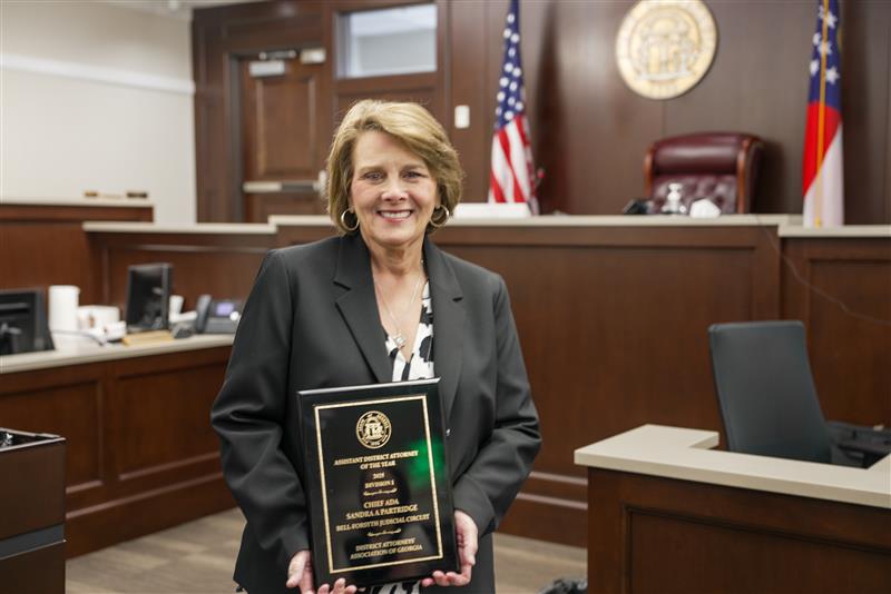 Forsyth County Chief Assistant District Attorney Sandra Partridge was recently recognized as Assistant District Attorney of the Year by the District Attorneys’ Association of Georgia.

Congratulations, Sandra, on your achievement!

More: ow.ly/B6UZ50Wyegk