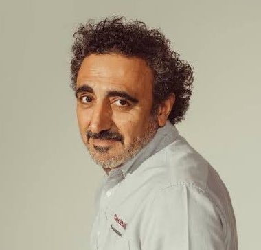 🗣️İlber Ortaylı’dan, Fenerbahçe’nin yeni sponsoru Chobani’nin sahibi Hamdi Ulukaya’ya:

"Daha yaptığın yoğurdun cinsine karar verememişken bizim cinsimize karar verip ‘Türkiyeli’ diyorsun.

Türkiyeli diye bir laf yok. Böyle saçma kelime mi olur? Çizmeyi aşmayın!”