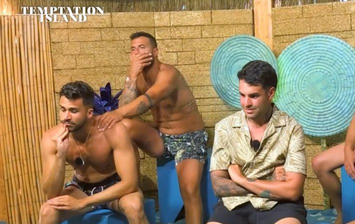 nicolmanenti's tweet photo. Vi giuro che mai avrei pensato di dirlo ma…

Antonio #TemptationIsland sei tuuu https://t.co/KsJmQ6XDcu