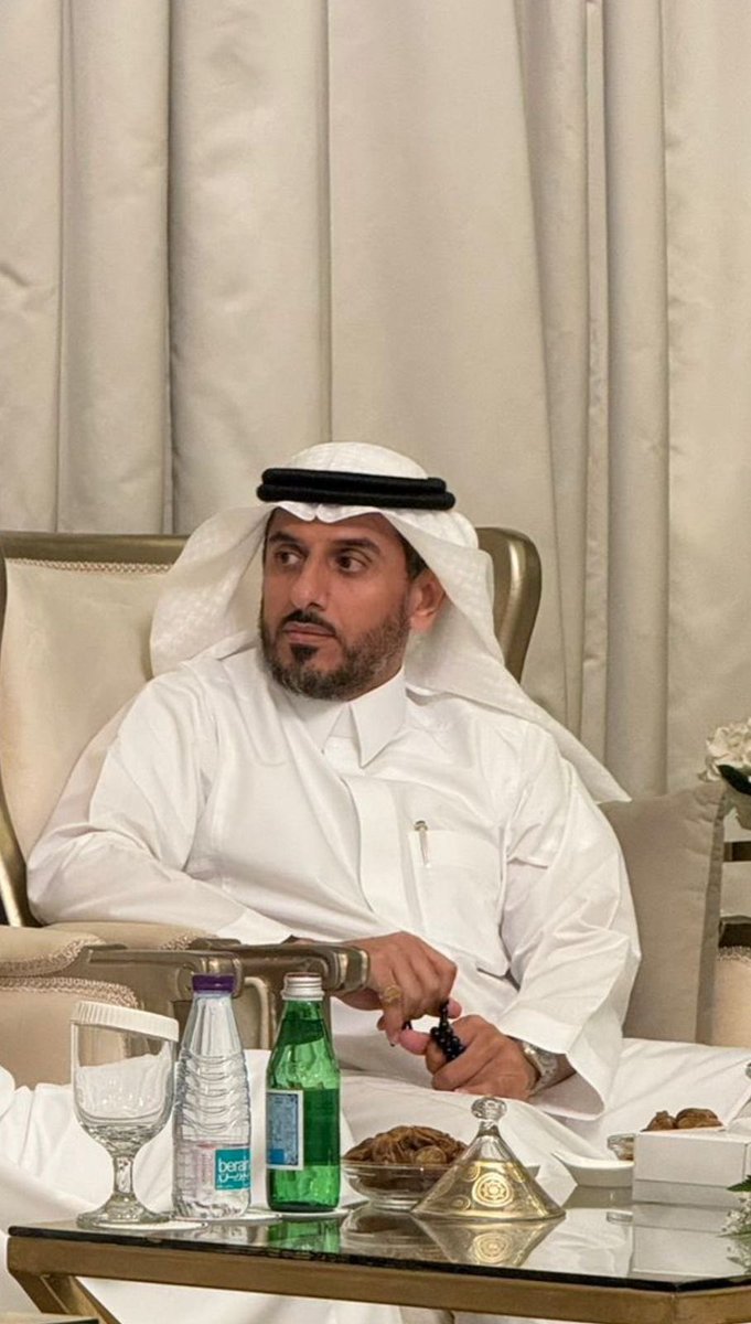 #عاجل و رسمياً .. 

المرشح لمنصب رئيس #الهلال فهد الخنيني ينسحب رسمياً من السباق لكرسي الرئاسة، ليتبقى مرشح وحيد لمنصب الرئيس وهو الأمير نواف بن سعد، ومن المنتظر أن يتم تزكيته رئيساً لـ #الهلال ..