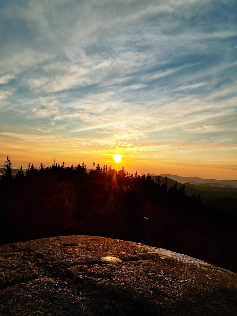 Friendly reminder to get your daily dose of Vitamin D, Adirondack style ☀️

📸 @doccamplifewanderlust #VisitAdks 
📍 Ampersand Mountain