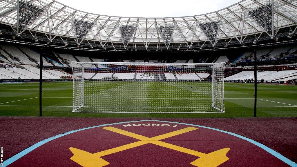 C&amp;H: A top source has confirmed that West Ham United has multiple bids in for transfer targets, but refused to name the players as not to draw attraction from other clubs.

⚒️ #WHUFC #COYI
