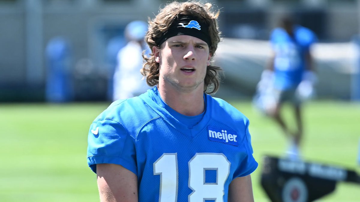 ¿EN QUÉ FIJARSE DE LOS LIONS EN EL HALL OF FAME GAME?

-Isaac TeSlaa. Con los titulares fuera, el WR rooke está llamado a ser la gran atracción de la noche.

-La lucha entre el veterano Kyle Allen y un Hooker del que se espera mejores lecturas y que no retenga tanto el balón.