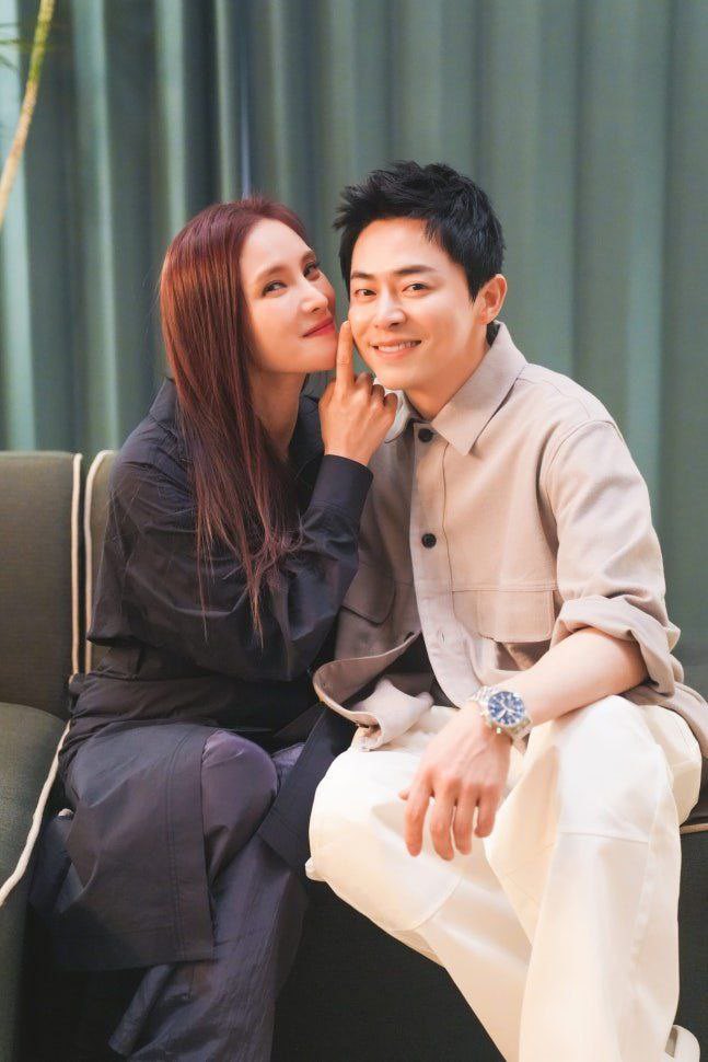 ุฃุฎุจุงุฑ ุงูุฏุฑุงู
ุง ุงูููุฑูุฉ (@kdramastars1) on Twitter photo ๐จโ๐ฉโ๐ง| ุฃุนูู ุงูู
ู
ุซู #JoJungSuk ุฃูู ูุฒูุฌุชู #Gummy ุณูุตุจุญุงู ุฃุจููู ููู
ุฑุฉ ุงูุซุงููุฉ!
ุญูุซ ุฃุนููุช ุฒูุฌุชู ุนู ุญู
ููุง ุงูุซุงูู ููู ุงูุขู ูู ู
ุฑุงุญูู ุงูุฃููู.
ุชุฒูุฌ ุงูุซูุงุฆู ุนุงู
2018ุ ูุงุณุชูุจูุง ู
ูููุฏูู
ุง ุงูุฃูู ุนุงู
2020.
ุชูุงูููุง ููู
ุงโจ๐ค ๐จโ๐ฉโ๐ง| ุฃุนูู ุงูู
ู
ุซู #JoJungSuk ุฃูู ูุฒูุฌุชู #Gummy ุณูุตุจุญุงู ุฃุจููู ููู
ุฑุฉ ุงูุซุงููุฉ!
ุญูุซ ุฃุนููุช ุฒูุฌุชู ุนู ุญู
ููุง ุงูุซุงูู ููู ุงูุขู ูู ู
ุฑุงุญูู ุงูุฃููู.
ุชุฒูุฌ ุงูุซูุงุฆู ุนุงู
2018ุ ูุงุณุชูุจูุง ู
ูููุฏูู
ุง ุงูุฃูู ุนุงู
2020.
ุชูุงูููุง ููู
ุงโจ๐ค
