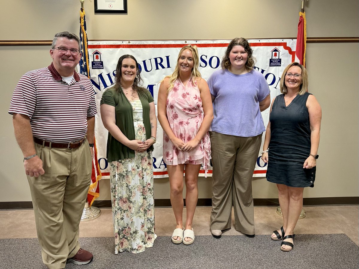 Missouri Association for Rural Education (MARE) awards scholarships to support future @moeducation rural teachers. Happy to attend ceremony for latest recipients Michelle Hall and Cierra Parker from <a href="/MissouriState/">Missouri State</a> and Jordyn Sigman and Rachel Larsen from <a href="/missouristatewp/">Missouri State-West Plains</a> 👏