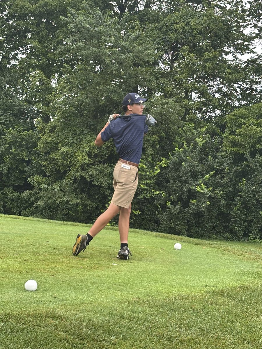 Gales shoot a 333 to finish 5th out of 16 today at the Teays Valley Invite! Leading us was <a href="/GabeBetts/">Gabe Betts</a> with an 81, <a href="/JacobDanMiller/">Jake Miller</a> 83, Bryson Branham CAREER LOW 84, @JC79943451 CAREER LOW 85, <a href="/BenisRichardson/">Ben Richardson</a> 87, and <a href="/AndrewCarpico/">Andrew Carpico</a> CAREER LOW 89. #GalesGolf