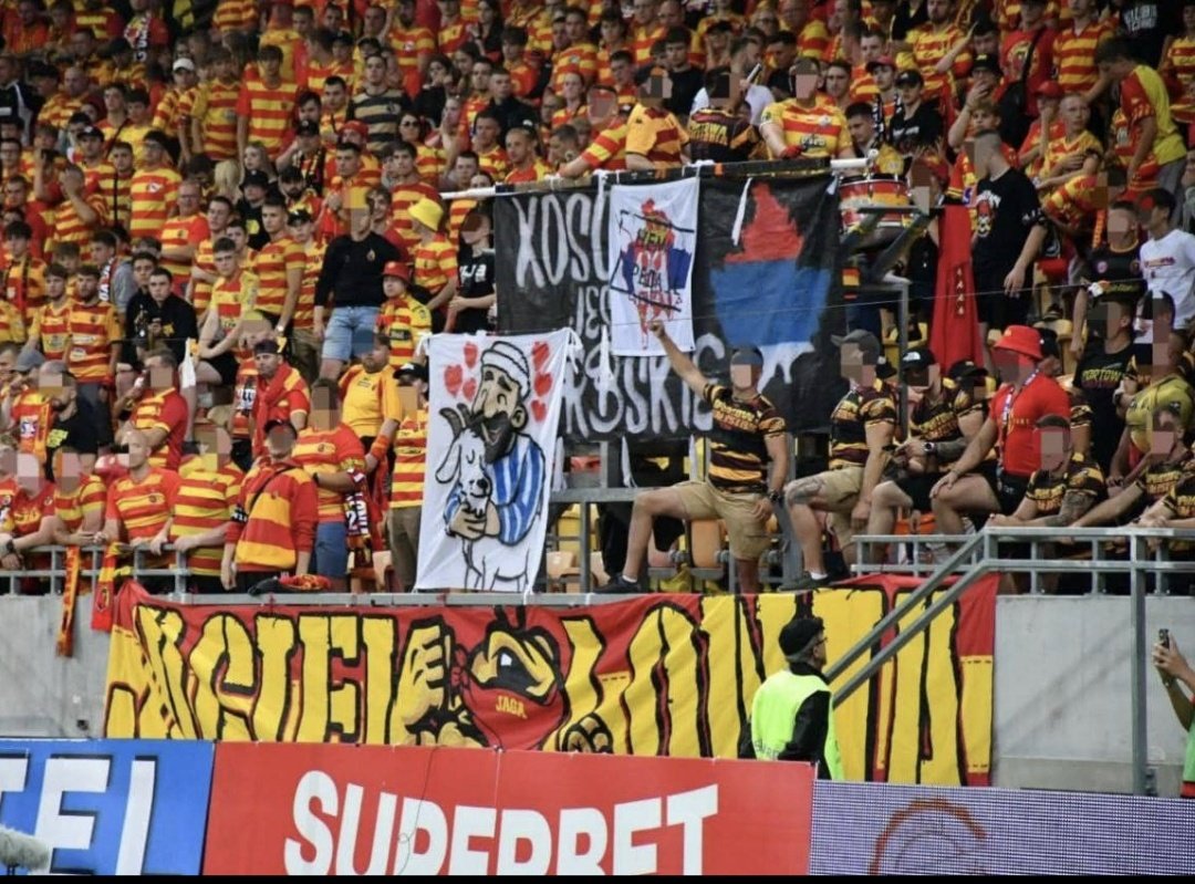 Once again, Jagiellonia fans showed respect for the Serbian people with a clear message: "Kosovo is Serbia" "Kosowo jest Serbskie"

They also presented a touching scene from Albanian folklore, a man, a goat, and a love that knows no borders.

🇵🇱🇷🇸