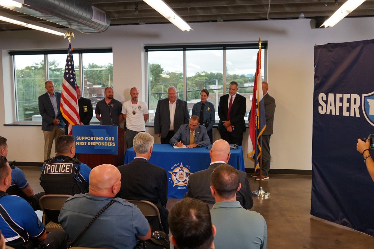 Proud to ceremonially sign Senate Bill 71, the Public Safety Recruitment and Retention Act, in Kansas City this morning. 

Kansas City is home to dedicated officers and first responders who share a deep commitment to community safety. 

Appreciate the service of the men and women