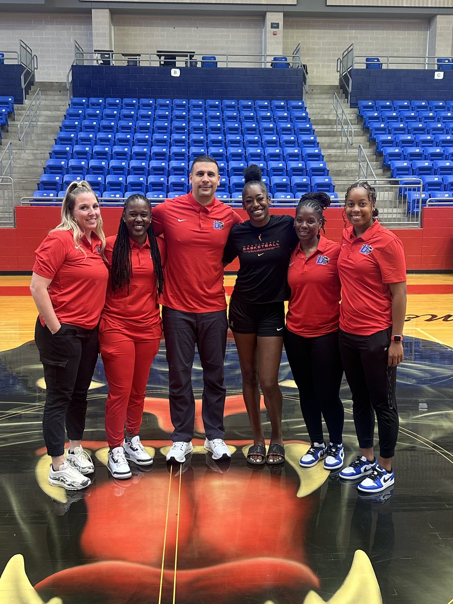 Guess who came back home?! 🔥Shoutout to Zaay for stopping by to show love! Still grinding, still inspiring ❤️💙
Dreams don’t work unless you do!