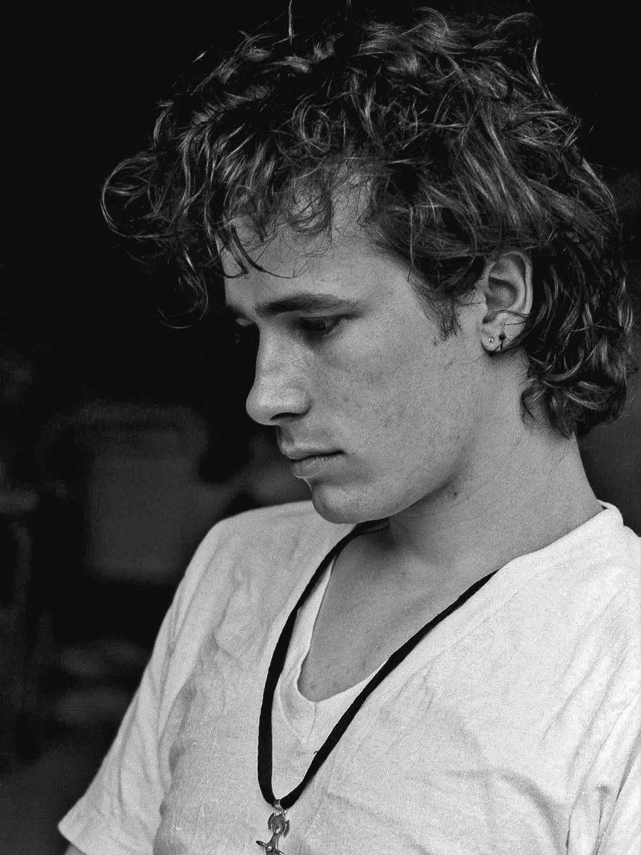 acervobuckley's tweet image. jeff buckley por david gahr, 1994.