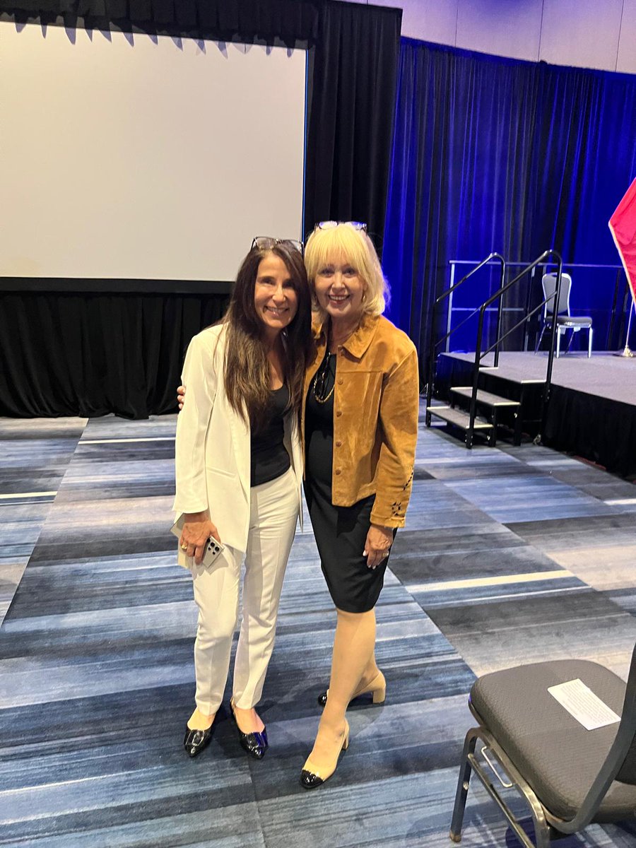 Today, I had the privilege of joining Solicitor General Michael Kerzner at the London Police Service Badging Ceremony. A deep sense of pride and purpose filled the room as new recruits stepped forward to take their oaths.

Congratulations to each new member! Your courage and