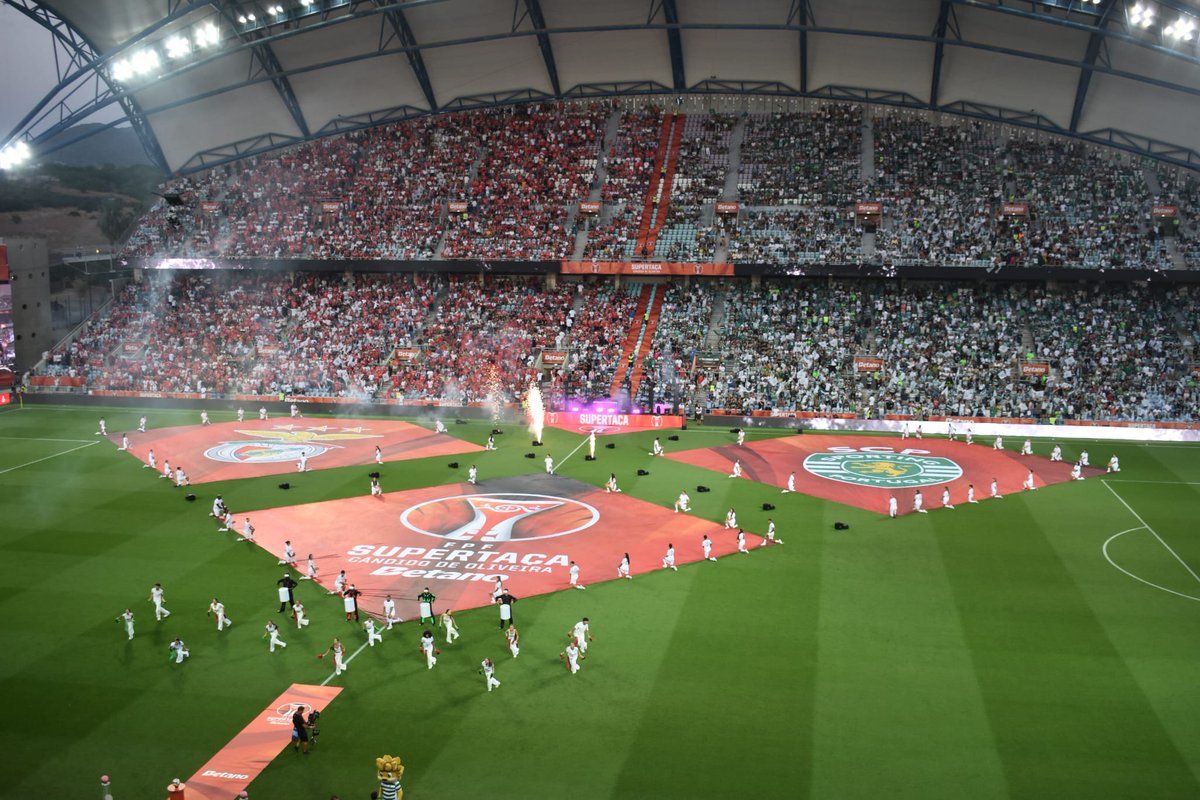 HT: 0-0 y el partido fue decayendo. No hemos tenido jugadores consistentes, aunque empezó bien Richard Ríos en Benfica. En Sporting, me quedo con Morita. Bien Fresneda. #Supertaça