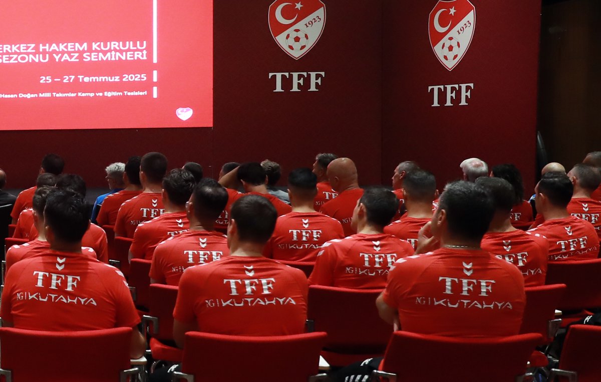 Passat tahir hakem seminerinde hakemler sarı kırmızı tshirt giydi diyerek kul hakkına girdi.
Allah’a inancı var mı bilmiyoruz ama bu iftirayı  aynı şekilde kendisi de yaşar inşallah duaları çok ediliyor gibi.

#SHAvBJK solkjaer #NarineAdaletAilesineBeraat victor osimhen İlber