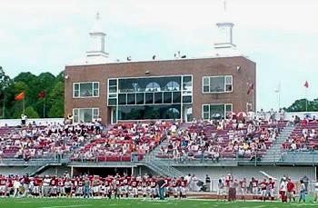 CFBHome's tweet image. Stadium of the Night 🌚

🏟️ James H. Taylor, II Stadium
📍 Williamsburg, Kentucky 
✅ Capacity: 2,400

Home of @UCPatriotFball