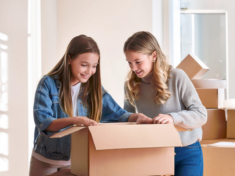 MoversFriendly's tweet image. Headed to College Soon? Let Us Help You Get There Classes start soon, and move-in day is almost here. If you're relocating to a dorm, apartment, or off-campus housing in the Pittsburgh area, Friendly Movers can take the pressure off. 
friendlymoverspgh.com/moving-company…
#CollegeMove