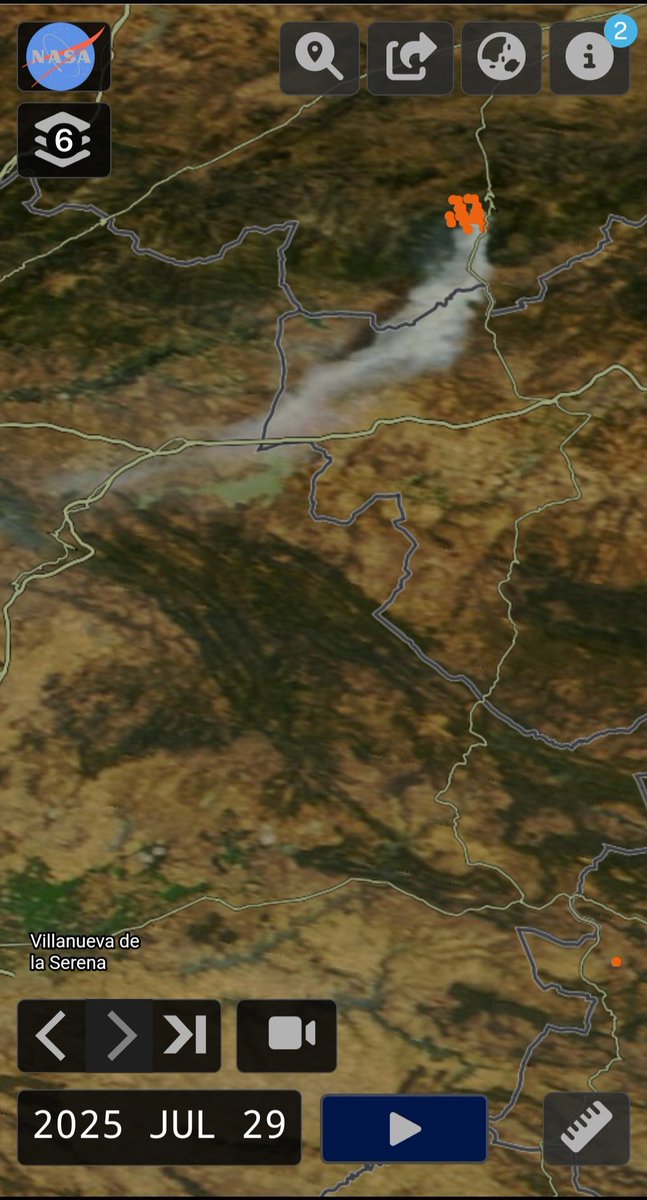 marlucjo's tweet image. La columna de humo del #IFCuevasDelValle alcanzó, latitudinalmente, Villanueva de La Serena. #NASAWorldview go.nasa.gov/4ofF4Ez