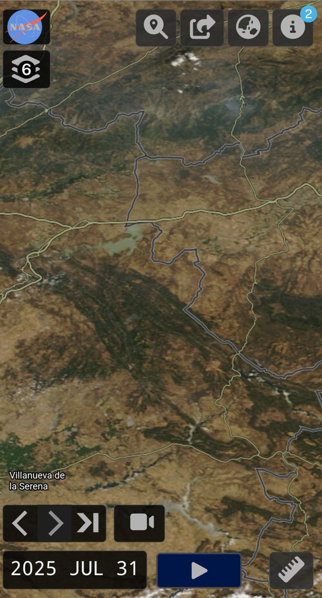 marlucjo's tweet image. La columna de humo del #IFCuevasDelValle alcanzó, latitudinalmente, Villanueva de La Serena. #NASAWorldview go.nasa.gov/4ofF4Ez