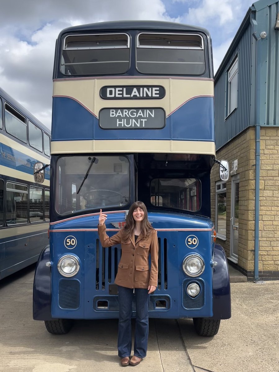 If you recognise this <a href="/BBCBargainHunt/">Bargain Hunt</a> bus, you’ll know which county we’ve been filming in…🚌
Driver dropped me off <a href="/BBCRadioScot/">BBC Radio Scotland</a> for tonight’s show at 10pm…join me via <a href="/BBCSounds/">BBC Sounds</a>