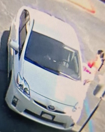 Pico's Most Wanted:
The pictured suspect is wanted in connection with the grand theft of cologne from a ##PicoRivera business. Please call if you have info: ask for Detective Villegas or contact <a href="/LACrimeStopper1/">Los Angeles Crime Stoppers</a>