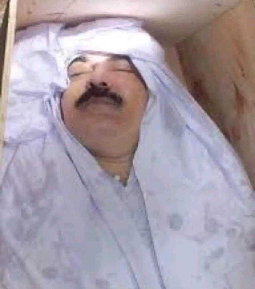 ایان علی اور اس ملک کا قانون
ایان علی دبئی جانے کے لیے اسلام آباد ائرپورٹ پر پہنچی جس کا نام اس وقت بےنظیر ائرپورٹ رکھا گیا تھا ،
وہ وی آئی پی لاؤنج تک آئی اور اپنا سامان کاونٹر پر رکھا تو کسٹم حکام نے اس کا بیگ چیک کرنا چاہا ، ایان علی نے لاپروائی سے بیگ کھولا اور اعجاز چوہدری