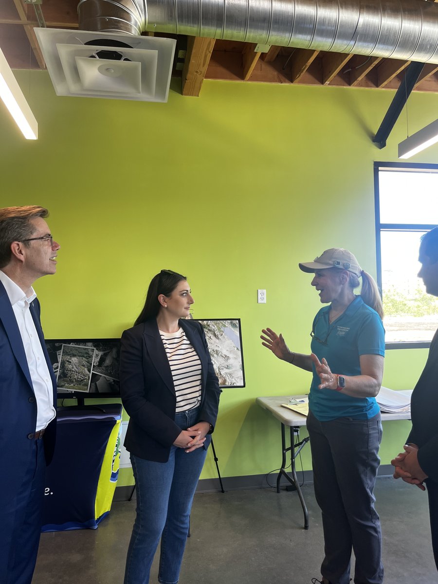 It was so great to celebrate the grand opening of the new River Studio at Grant Park! I brought home $500,000 in federal funds for this studio to serve as a hub for students to enjoy nature and get hands-on STEAM education.