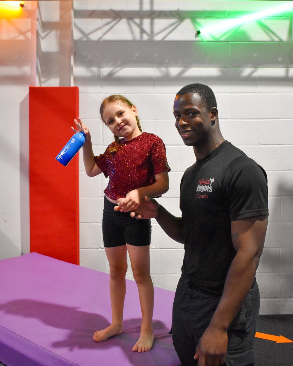 The other week, during a club visit to Chatham, a parent pulled us aside and asked us to get a snap of her child, Mia, with her favourite Coach 💜 

Take a look to see what parent, Maria, had to say about their experience at our club 👇