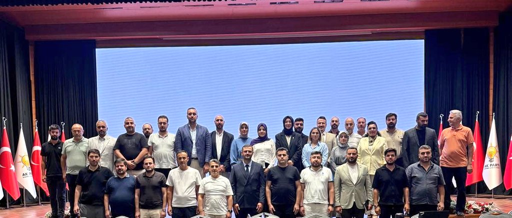 İlçe Bilgi ve İletişim Teknolojileri Birim Komisyon Başkanlarımız ile toplantımızı gerçekleştirdik.
Sürdürülebilir dijital büyüme için yeni projeler yolda. 🚀