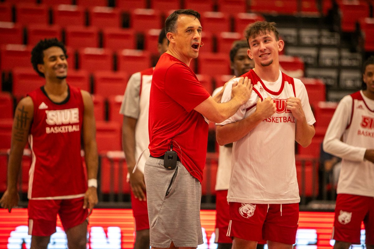It was a great time last night at the VC‼️

The roster is loaded with talent from top to bottom and SIUE will have one of the deepest rosters in the OVC‼️

It was incredible to see so many people renewing/ buying season tickets‼️

Very excited for the upcoming season‼️