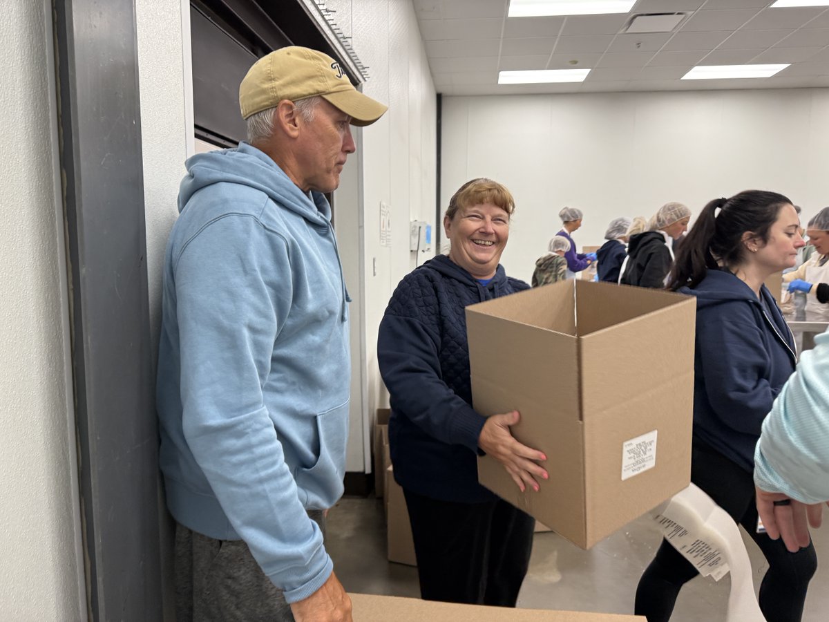 Martin Bros. Dist. (@martinbrosdist) on Twitter photo Our team helped the <a href="/NEIFB/">Northeast Iowa Food Bank</a> feed 1,440 families by repackaging 1,728 pounds of sausage patties. Breaking down large bulk products so it fits those who need it is right in our wheelhouse! Doing our part to support our community and fight food insecurity.
#HereComesMartin Our team helped the <a href="/NEIFB/">Northeast Iowa Food Bank</a> feed 1,440 families by repackaging 1,728 pounds of sausage patties. Breaking down large bulk products so it fits those who need it is right in our wheelhouse! Doing our part to support our community and fight food insecurity.
#HereComesMartin