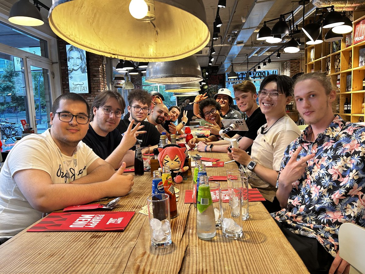 getChanned's tweet image. Happy Italy w/ cool people