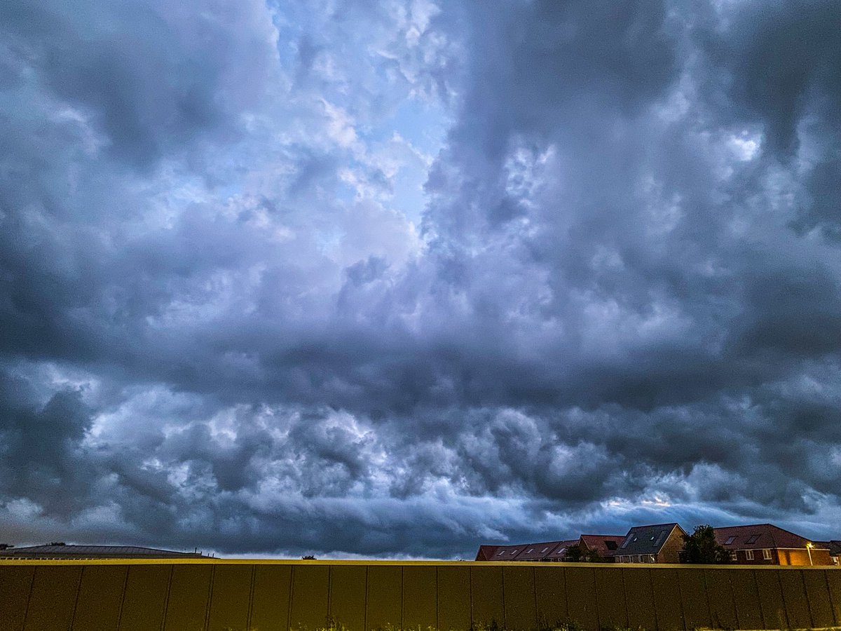 steven collis 📸 (@tintininkent) on Twitter photo Storm rolling in over Westwood Cross #thanet #kent <a href="/itvmeridian/">ITV News Meridian</a> <a href="/PhilippaDrewITV/">Philippa Drew</a> <a href="/HollyJGreen/">Holly Green - Weather Presenter</a> <a href="/StormHour/">#StormHour</a> <a href="/metoffice/">Met Office</a> <a href="/ChrisPage90/">Chris Page - Weatherman</a> <a href="/WeatherAisling/">Aisling Creevey</a> <a href="/itvweather/">ITV Weather</a> <a href="/manalilukha/">Manali Lukha</a> <a href="/GMB/">Good Morning Britain</a> <a href="/Lauratobin1/">Laura Tobin.</a> <a href="/alexberesfordTV/">Alex Beresford</a> <a href="/BeckyMantin_/">Becky Mantin</a> <a href="/SallyWeather/">SallyWeather</a> <a href="/JamesWrightTV/">James Wright</a> <a href="/CommunityAd/">CommunityAd Ltd</a> Storm rolling in over Westwood Cross #thanet #kent <a href="/itvmeridian/">ITV News Meridian</a> <a href="/PhilippaDrewITV/">Philippa Drew</a> <a href="/HollyJGreen/">Holly Green - Weather Presenter</a> <a href="/StormHour/">#StormHour</a> <a href="/metoffice/">Met Office</a> <a href="/ChrisPage90/">Chris Page - Weatherman</a> <a href="/WeatherAisling/">Aisling Creevey</a> <a href="/itvweather/">ITV Weather</a> <a href="/manalilukha/">Manali Lukha</a> <a href="/GMB/">Good Morning Britain</a> <a href="/Lauratobin1/">Laura Tobin.</a> <a href="/alexberesfordTV/">Alex Beresford</a> <a href="/BeckyMantin_/">Becky Mantin</a> <a href="/SallyWeather/">SallyWeather</a> <a href="/JamesWrightTV/">James Wright</a> <a href="/CommunityAd/">CommunityAd Ltd</a>