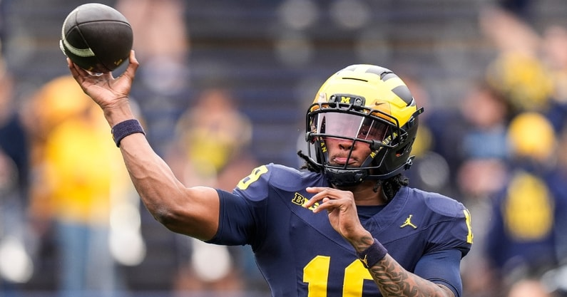 Clayton Sayfie (@csayf23) on Twitter photo Jack Tuttle on Locked On Wolverines w/ <a href="/isaiahhole/">Isaiah Hole</a>
"I've seen Trevor Lawrence and Justin Fields. That was my class. I’ve seen a lot of good football throwers, and I’ve been with Mike Penix at Indiana, obviously J.J. McCarthy here at Michigan. And I would say Bryce is at the top Jack Tuttle on Locked On Wolverines w/ <a href="/isaiahhole/">Isaiah Hole</a>
"I've seen Trevor Lawrence and Justin Fields. That was my class. I’ve seen a lot of good football throwers, and I’ve been with Mike Penix at Indiana, obviously J.J. McCarthy here at Michigan. And I would say Bryce is at the top