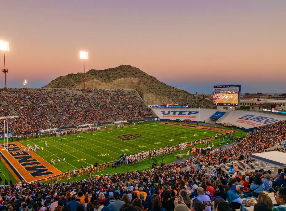 The <a href="/UTEP/">UTEP</a> football stadium is perfect ⛰️