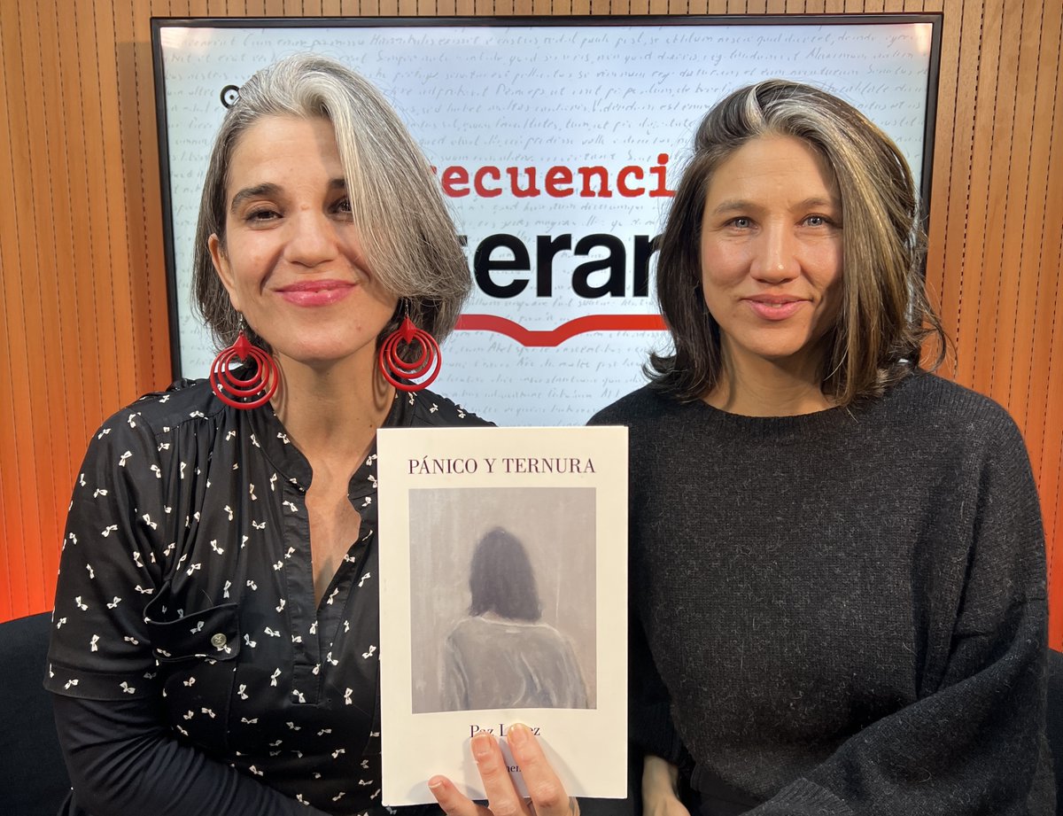 radiousach's tweet image. 📚 Renueva tu biblioteca en #FrecuenciaLiteraria.

👉🏼 Hoy conversamos con Paz López, ensayista y académica de la Universidad de Chile sobre su ensayo &quot;Pánico y ternura&quot;, editado bajo Sello Lumen. 

📻94.5 FM
📺50.2 TVD
📲bit.ly/SenalOnlineRad…