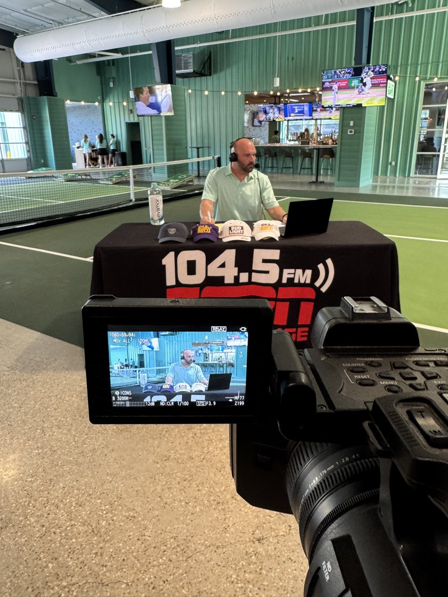 1045espn's tweet image. AFR is LIVE from @CourtToTable 

Join @MattMoscona for the show and tonight’s Hall of Fame Game! 🏈