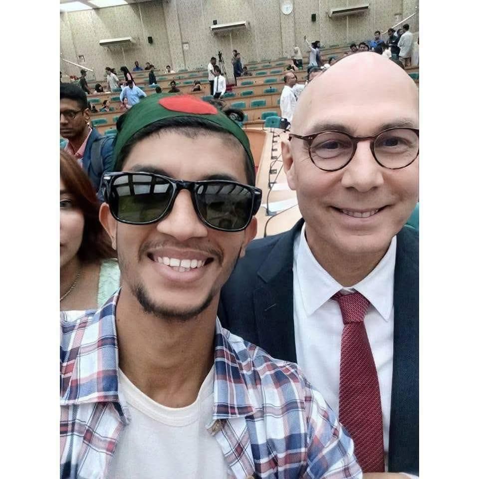 D C I L (@dcil1978) on Twitter photo <a href="/hrw/">Human Rights Watch</a> What Is This ?
What is his relationship with an extortionist?
Shame <a href="/hrw/">Human Rights Watch</a> <a href="/hrw/">Human Rights Watch</a> What Is This ?
What is his relationship with an extortionist?
Shame <a href="/hrw/">Human Rights Watch</a>