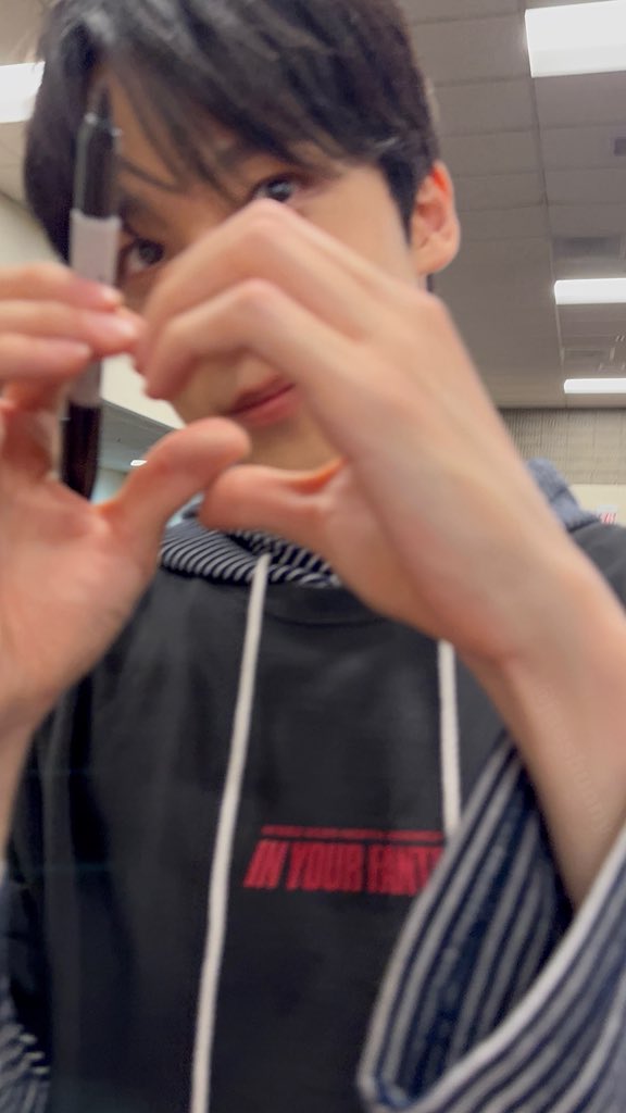jaeshunny's tweet photo. 2023 vs 2025 what if i scream https://t.co/Z6a8HzLB5f