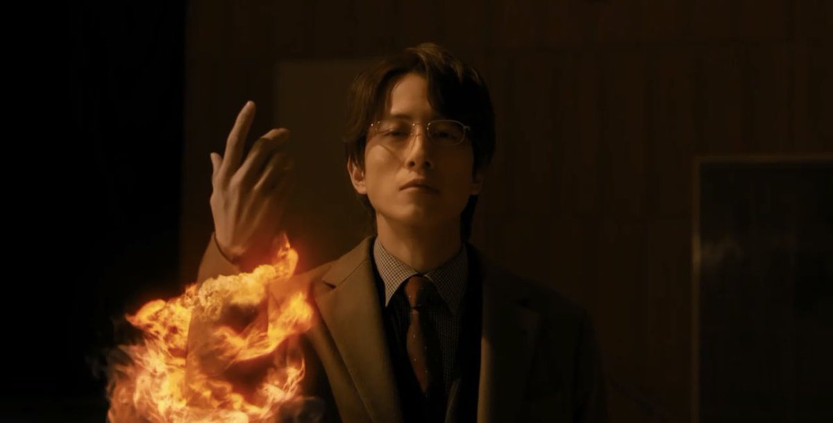 Ayano7dramaa's tweet image. もしかしたら最終回にいきなり出てきて私の心をかっさらった炎属性インテリメガネ京都弁の溝端淳平に会えるかもと思うと寿命が伸びました😭ありがとうございます！ #全領域異常解決室