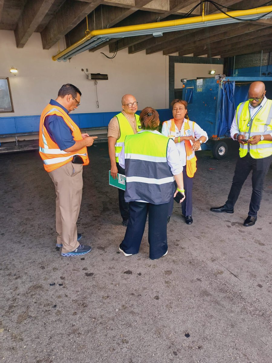 La AAC a través del Secretario General, Licdo. Víctor Gorday, concluyó satisfactoriamente una visita de validación a los procesos de seguridad implementados por la autoridad de aviación civil de Barbados, como parte del programa OSS. 
Detalles aquí ⬇️
aeronautica.gob.pa/noticia/notici…