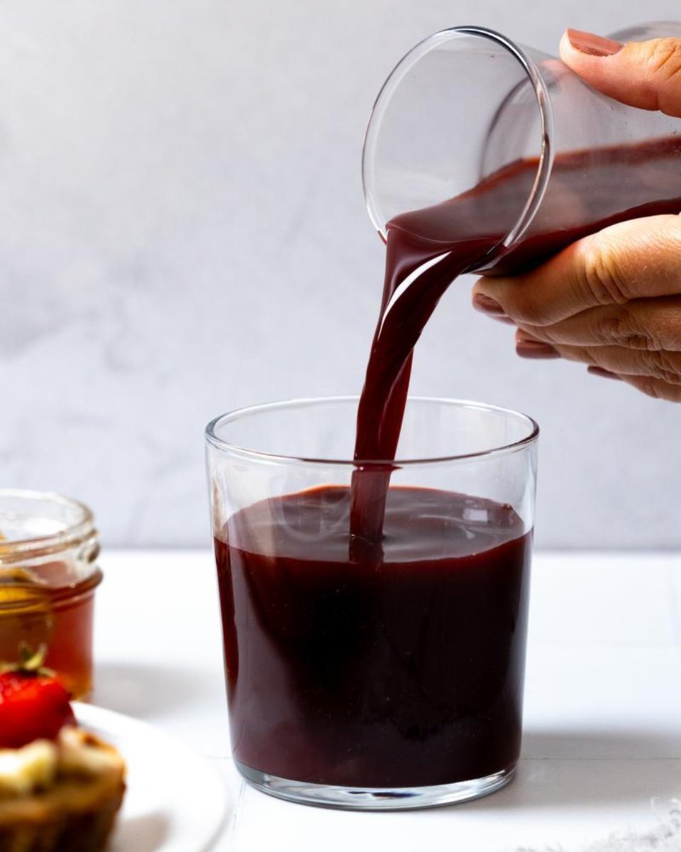 Liquid gold, they say—and we’re not arguing. @Glamourmag is singing the praises of prune juice for everything from digestion to glowing skin. Spoiler: it’s not just for grandma anymore.

Sip, glow, go. See for yourself: glamour.com/story/prune-ju…