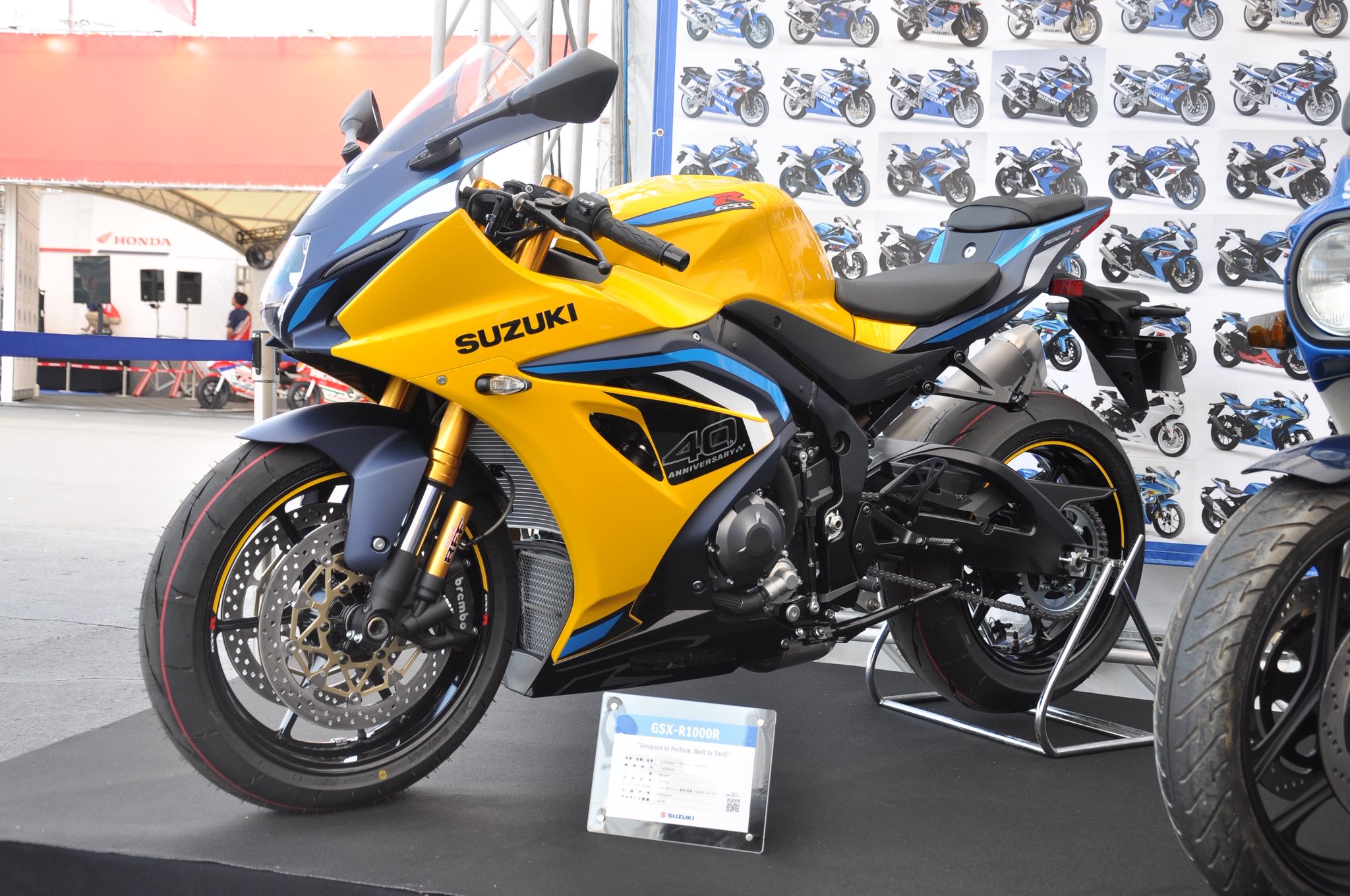 【新品未使用】ラッキーストライクスズキ　パラソル　カバー付 SUZUKI GSX-R1000 LUCKY STRIKE仕様 - YouTube