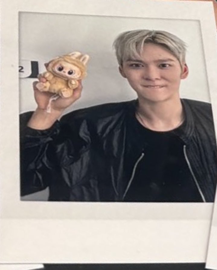 아진짜개웃기겤ㅋㅋㅋㅋㅋㅋㅋㅋㅋㅋㅋㅋ
라부부 귀로 코구멍 꽂기 / 라부부 앞니 따라하기