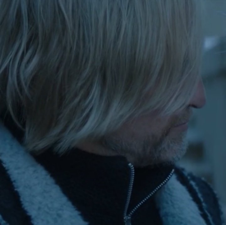 jojo 🫀 GAVE FRANK A SHIRT AND HE USED IT tweet media