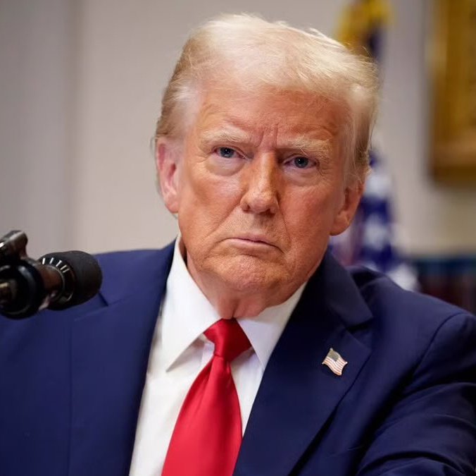 SantiagoDLNWS's tweet image. 🇺🇲 🇧🇷 | BREAKING NEWS: A Brazilian broadcast television network is being targeted by the Trump administration for supporting Alexandre de Moraes&apos; illegal actions and disseminating false information about the reasons for the sanctions. Shareholders are under surveillance.