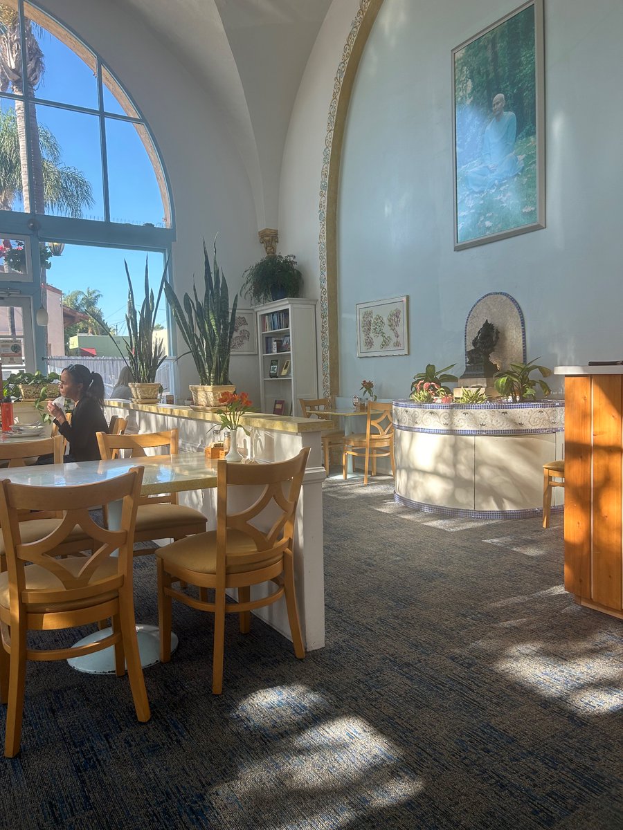 TimbuktuTimothy's tweet photo. Favorite vegetarian restaurant https://t.co/GJduBOImZb